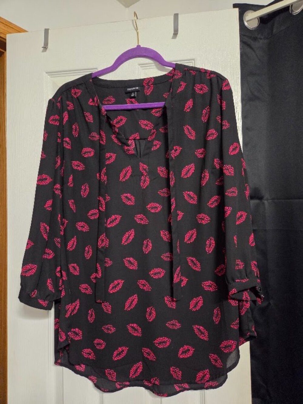 Torrid Leopard Lips Georgette Blouse Black Pink Size 2 2X 18/20